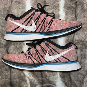 Nike Flyknit Trainer + (Multicolor) size 9